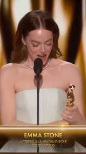 Эмма Стоун (35 лет) получила свой второй Оскар в номинации «Лучшая актриса»  \u2014 в 2017 году она уже стала обладательницей приза за фильм «Ла-Ла Ленд».  Кроме того, её дважды номинировали на премию в ...
